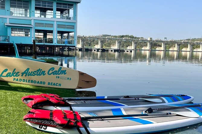 1 Hour Paddle Board Rental on Lake Austin Per Person - A calm hour on Lake Austin