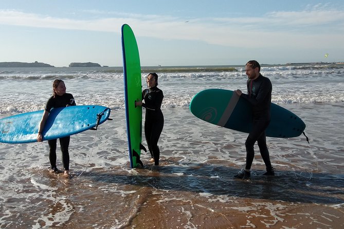2h surfing in uncrowded spots - What the $32.22 price really covers