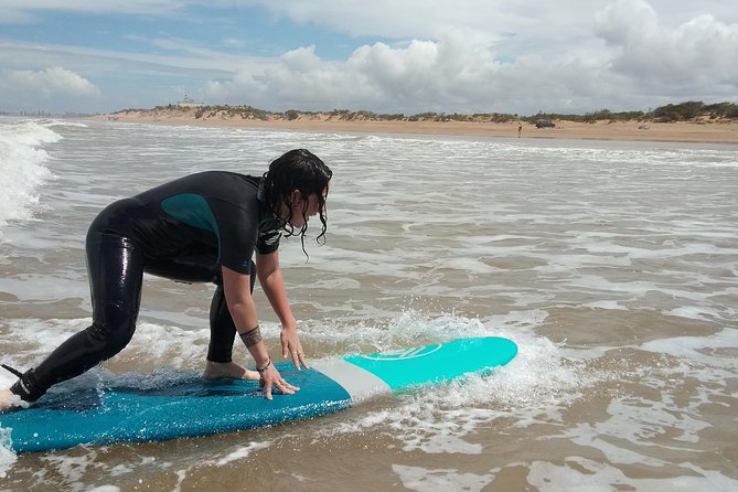 2h surfing in uncrowded spots - The instructors and teaching style