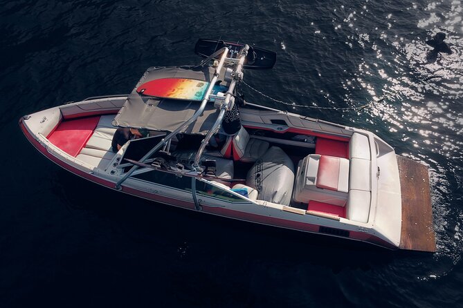 2H Wakeboard and Wakesurf on Lake Como with Mastercraft Boat - A private MasterCraft boat changes the experience
