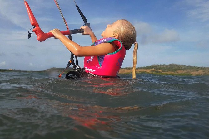 A little Taste of Kiteboarding - Setting up the kite and learning the wind