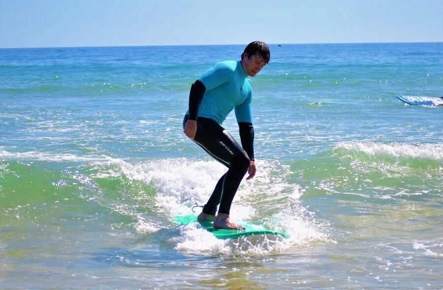 Albufeira: Surfing Lesson at Galé Beach - Why Galé Beach works for a first surf lesson