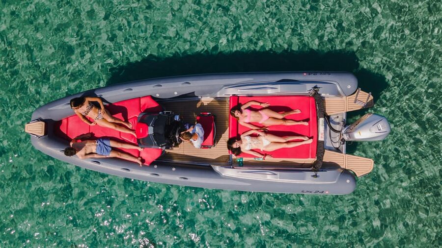 Alghero: boat tour, snorkelling, sup - The skipper, boat, and group feel