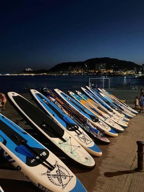 Alicante: Stand-Up Paddleboard Rental - What you receive at the beach