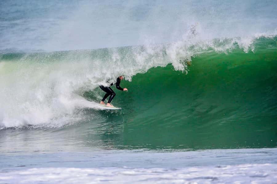 Auckland: Group Surfing Lesson with Muriwai Surf School - What the $41 price really includes