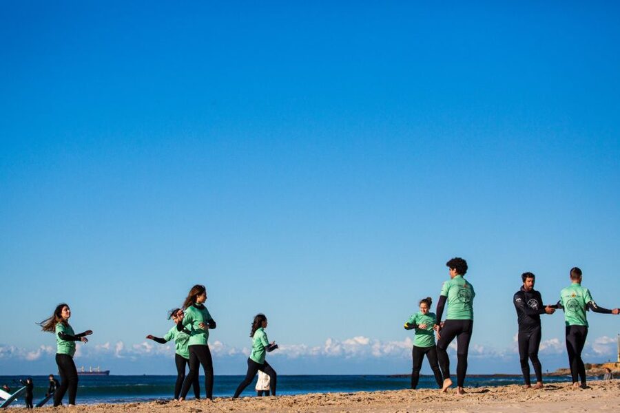 Aulas de Surf/Surf Lesson - Lisboa - The main event: learning to catch a wave