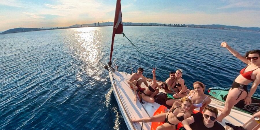 Barcelona: 2-Hour Sailboat Tour with Paddle Boarding - Leaving Port Olimpic and finding the right meeting point