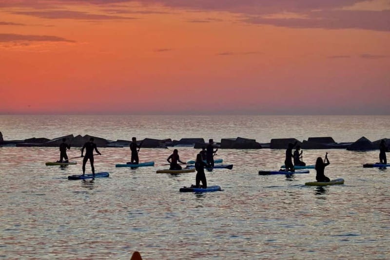 Barcelona: Paddleboarding at Sunrise. Includes: instructor, photos, equipment - Photos that let you enjoy the moment