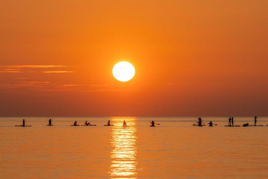 Barcelona: Sunrise Paddleboarding with Instructor and Photos - The photo stop is more useful than a selfie