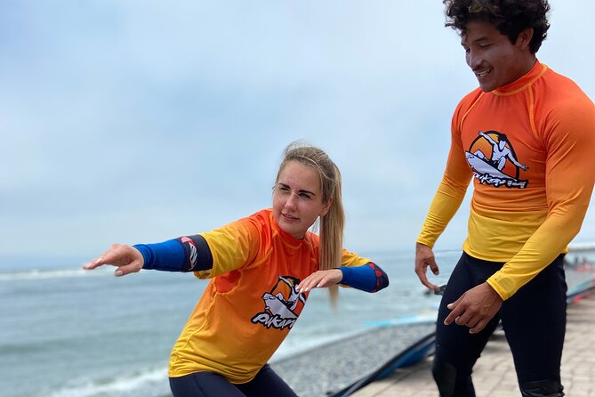 Beginner Surf Lesson in Lima, Perú - One hour in the Pacific with close coaching