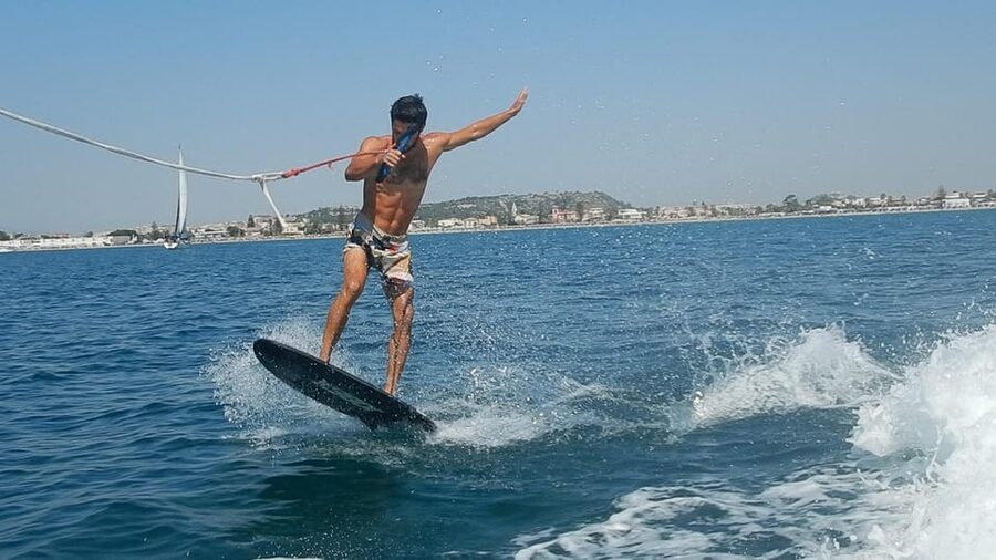 Cagliari: Wakeboarding in the Angel's gulf! - Why the large beginner boards matter