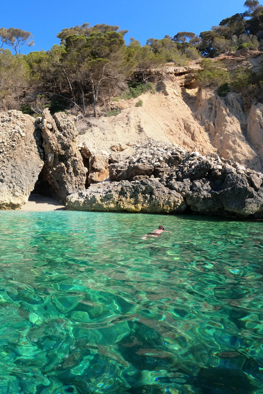 Cala Ratjada: SUP SAFARI TOUR 2H - Paddling toward caves and dramatic cliffs