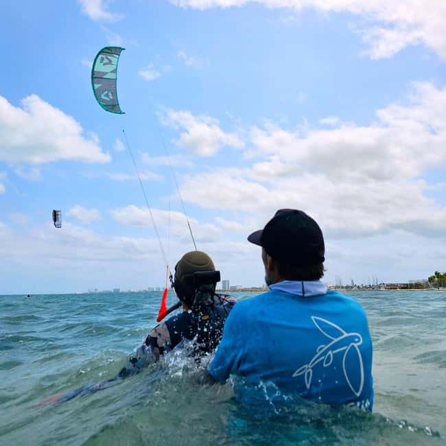 Cancún: Kitesurfing or Wingfoiling | Lessons - The first lesson on the sand