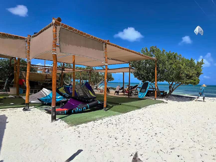 Cancún: Kitesurfing or Wingfoiling | Lessons - Why two hours works, and where it falls short