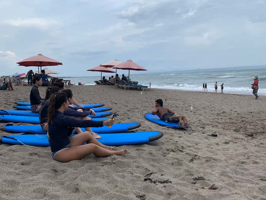 Canggu: Surfing Lesson with ISA Instructor - Catching your first waves at Batu Bolong