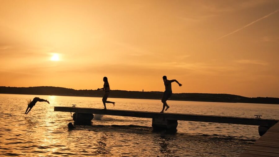Cape Kamenjak: Sunset Kayak/SUP Wine Tour - Should you book the Cape Kamenjak sunset tour?