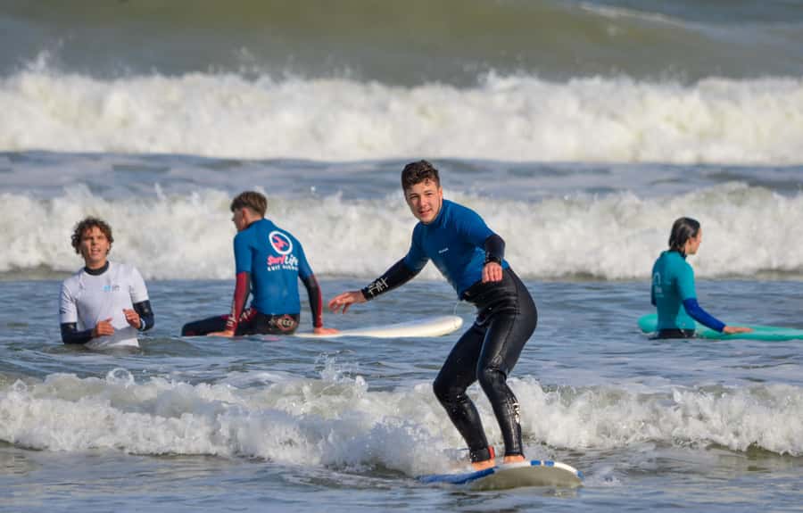 Cape Town:Learn to surf with the best view of Table Mountain - The pop-up is the real lesson