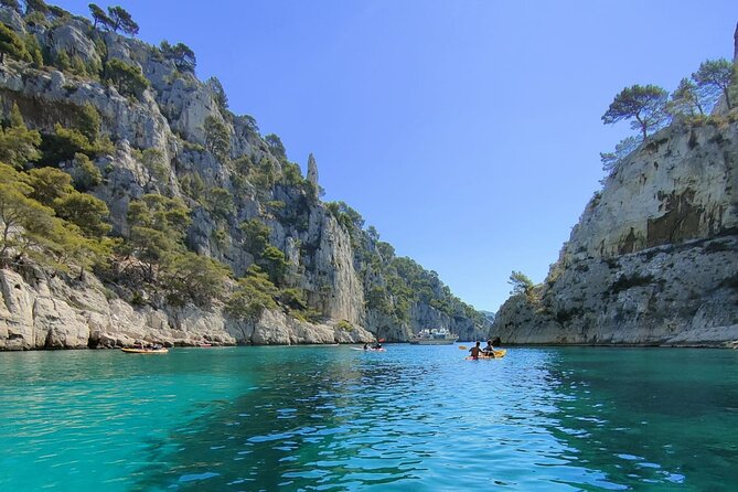 Cassis: Stand UP paddle in the creeks national park - Paddling toward Calanque d’En Vau