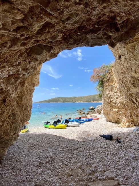 Caves of Porto Palermo: Kayak/SUP Tour with Castle Sea View - Seeing Ali Pasha’s Castle from offshore