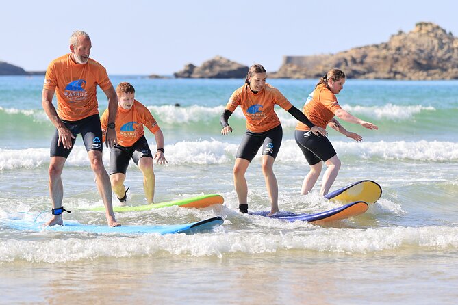 Classes DE Surf Collectif DE 1H30 - A practical first lesson in Biarritz