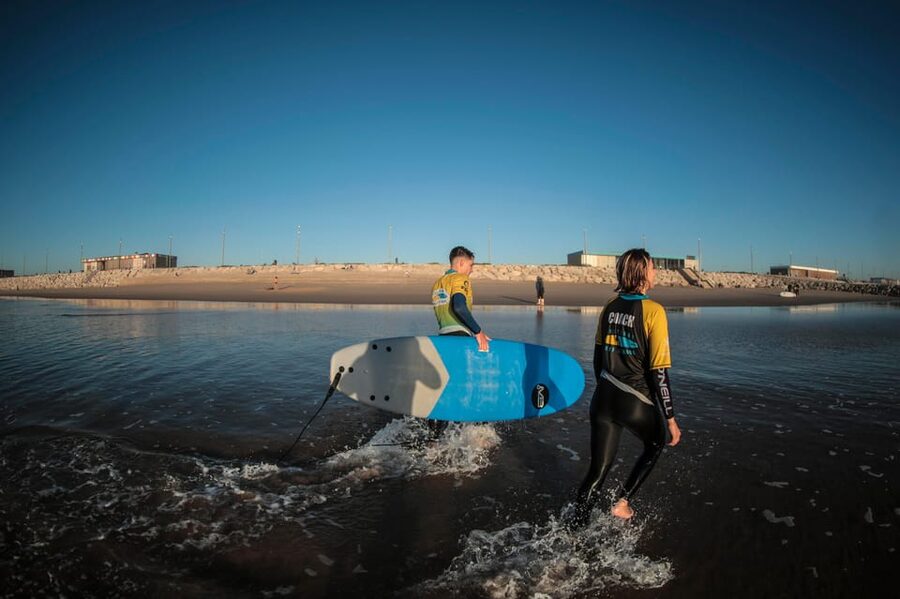 Costa da Caparica: Sunset Surf Lesson - Booking value and practical flexibility