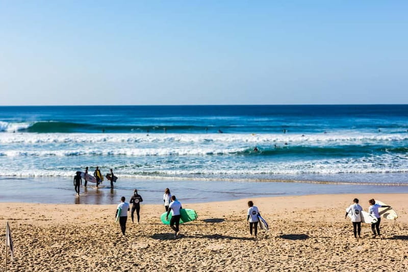 Costa da Caparica: Surf Lesson 2 hour All levels - On the sand: learning the pop-up
