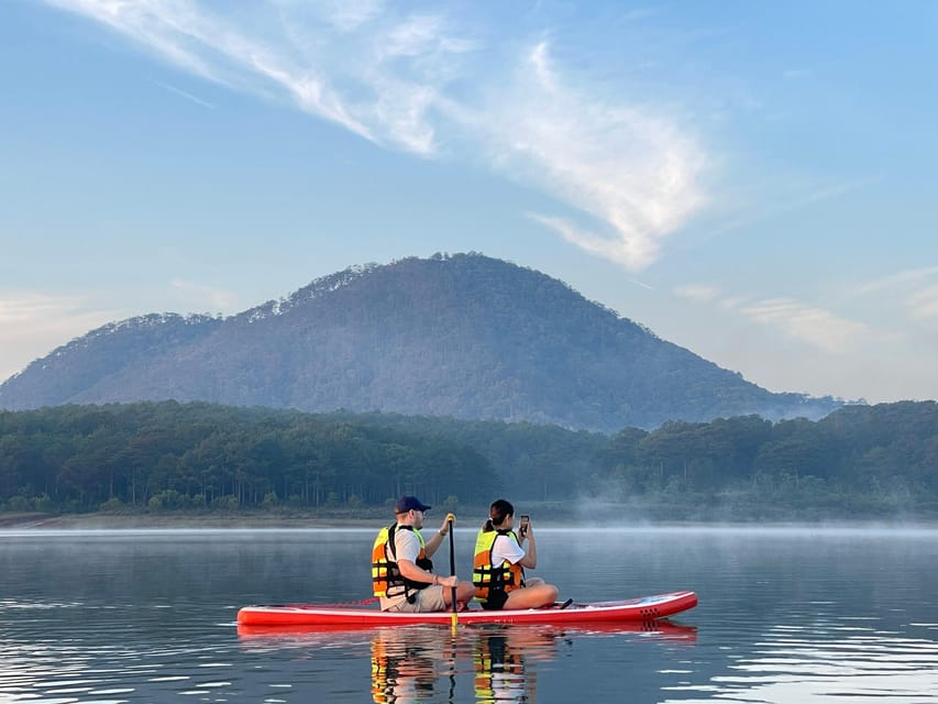Da Lat: Tuyen Lam Lake Kayak or SUP Tour - The peninsula sights and natural scenery