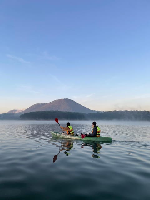 Da Lat: Tuyen Lam Lake Kayak or SUP Tour - The coffee, cake, and lakeside pause