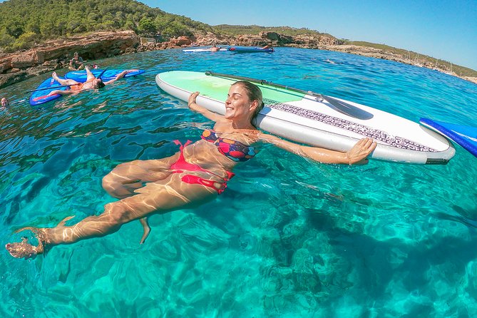 Discover the best corners of the island in paddle surf - Cliffs, caves, and quiet coastal corners