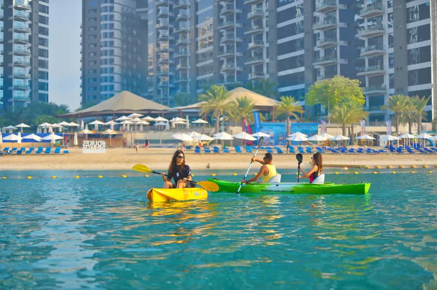 Dubai: 1-hour Kayaking or Stand Up Paddle at Dukes The Palm - Who will enjoy this most