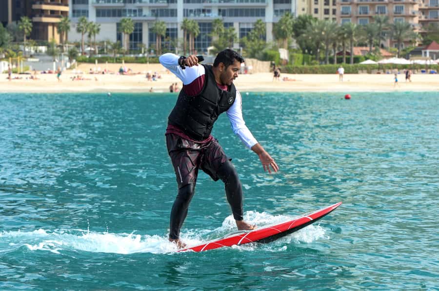 Dubai: Efoil or Electric Hydrofoil Surfboard Rental - Should you book the Dubai eFoil?