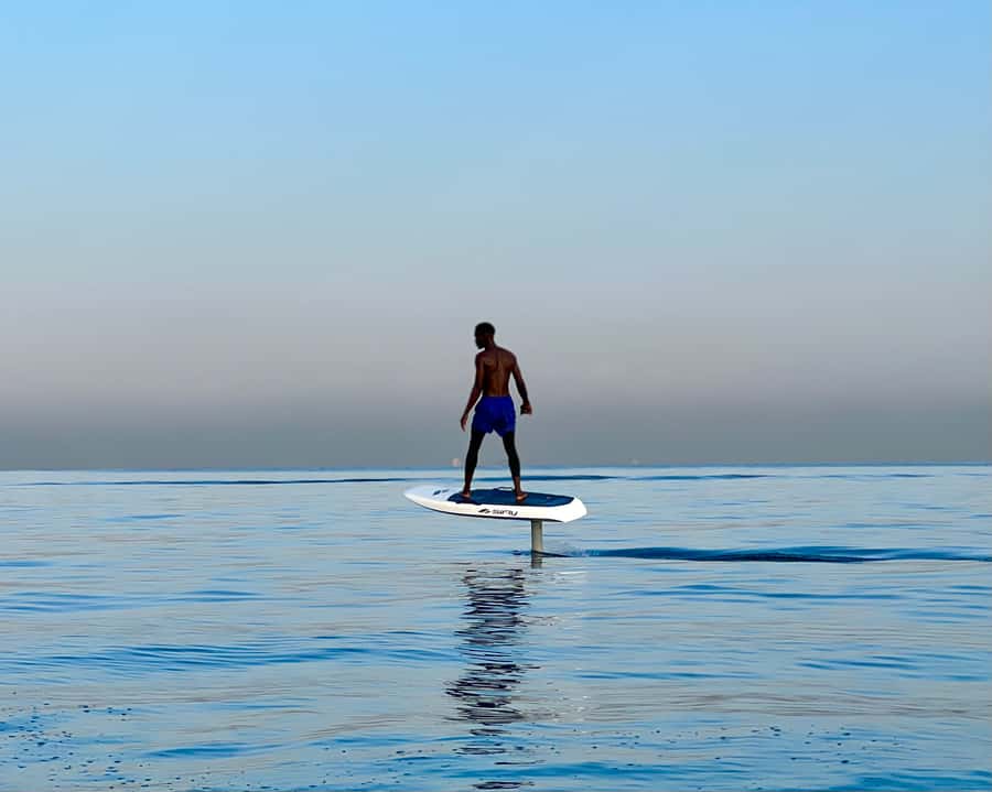 Dubai: Electric Hydrofoil or eFoil Surfboard Experience - Key points before you book