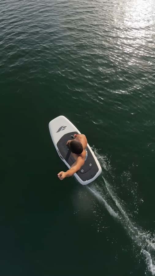 Dubai: Electric Hydrofoil or eFoil Surfboard Experience - Is $196 good value for two people?
