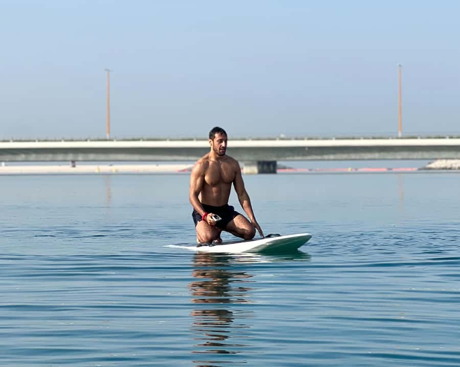 Dubai: Electric Hydrofoil or eFoil Surfboard Experience - Who should book this experience?