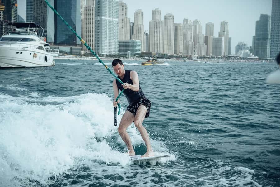 Dubai wakesurfing & wakeboarding: Snacks & drinks included! - Choosing between sunrise, sunset, and night