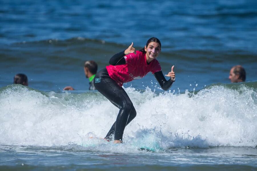Duckdive - Surf Class in Caparica - The first part of the lesson: safety and ocean basics