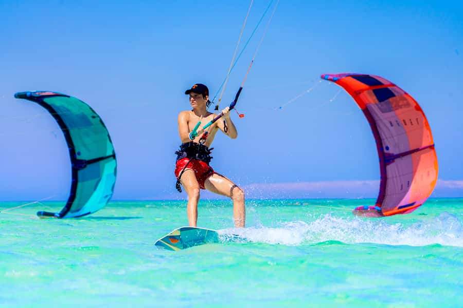 El Gouna: 6-Hour Basic Kitesurfing Course - Your first kite control session on the beach