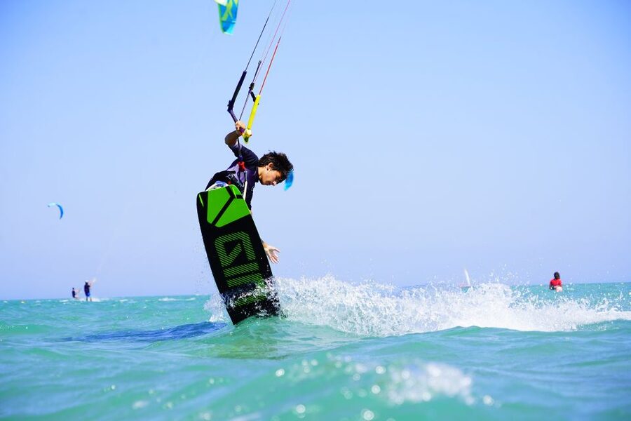 El Gouna: 6-Hour Basic Kitesurfing Course - Moving into the water and learning body dragging