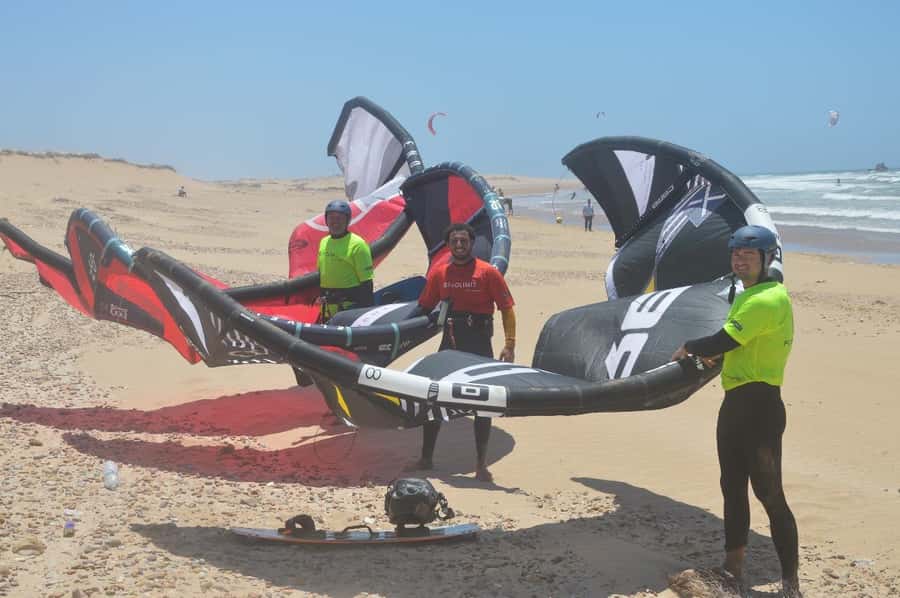 Essaouira: Kitesurf Lesson with changing rooms & Hot showers - Starting at Flyin’ Surf, 50 meters from Essaouira Beach