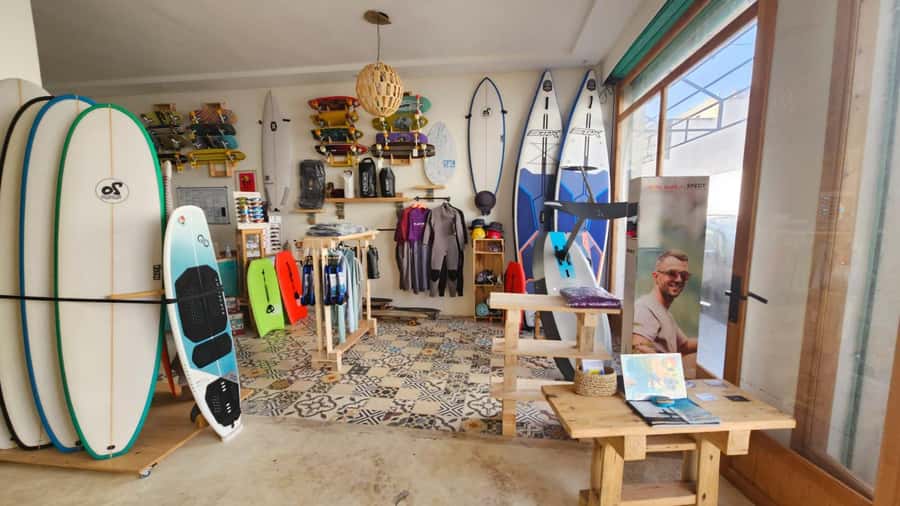 Essaouira: Kitesurf Lesson with changing rooms & Hot showers - Who should book this Essaouira lesson?