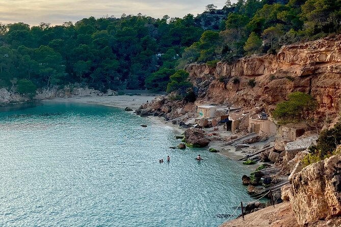 Excursion to Cala Salada, Punta Galera and Cala Saladeta paddle surf - Guide support and the private-group advantage