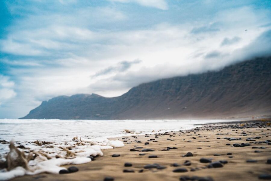 Famara Beach: Surfing Lessons with Videos - Why Famara is the right place to learn
