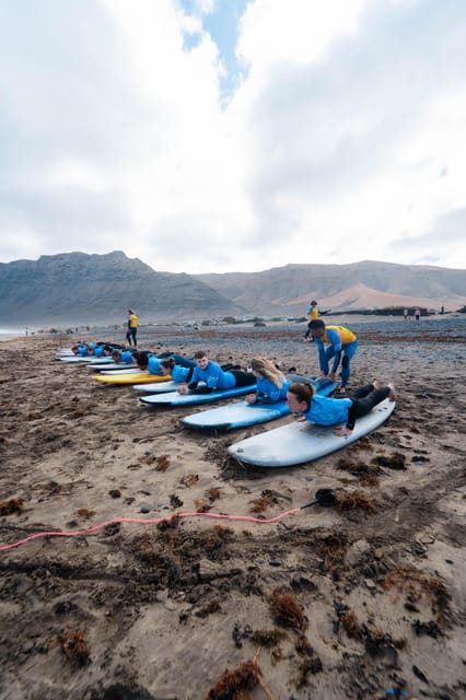 Famara Beach: Surfing Lessons with Videos - Timing, languages, and practical planning