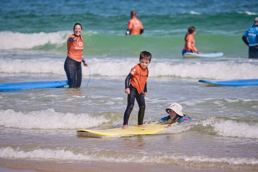 Family/children surf lesson - Getting Into the Wetsuit and Onto the Sand