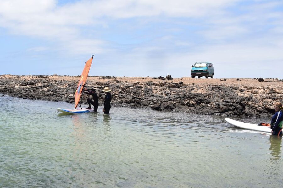 From Corralejo: Small Group Windsurfing Class in El Cotillo - How the instructor adapts the lesson