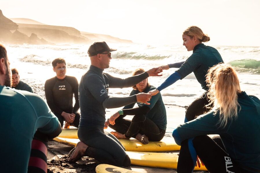 Fuerteventura: Surfing Lesson in the south of Fuerteventura - The take off lesson on dry sand