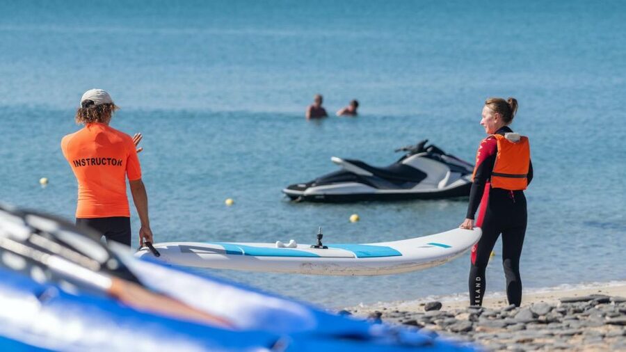Fuerteventura: Windsurfing Taster in Costa Calma Bay! - The beach simulator makes the first steps less awkward