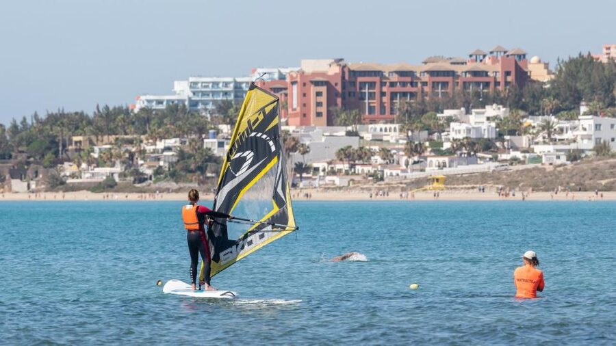 Fuerteventura: Windsurfing Taster in Costa Calma Bay! - Why the six-person limit matters