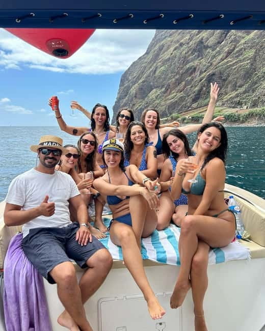 Funchal: Private Boat Tour w/Snorkel & Paddleboard - Finding the boat at Cais 8