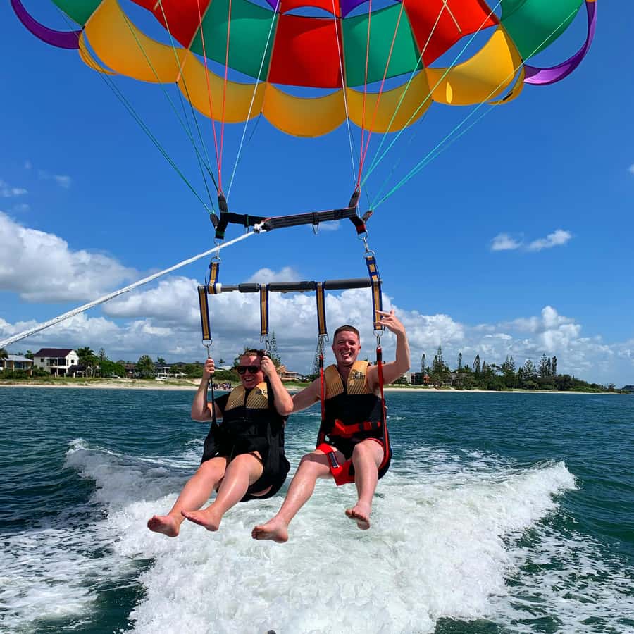 Gold Coast: Surfers Parasailing with Free Photos - Checking in at Paradise Point Marina